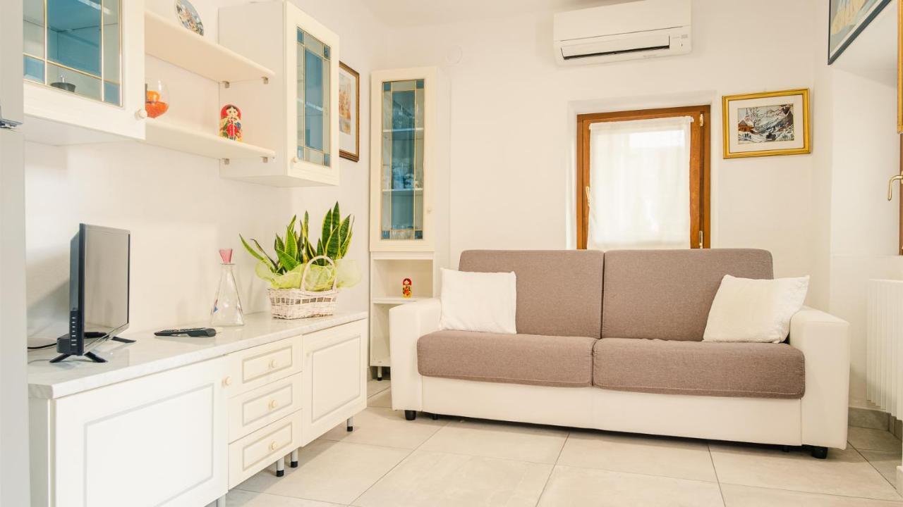 La Casa Di Nonna Agnese - Italian Homing Appartement Padenghe sul Garda Buitenkant foto